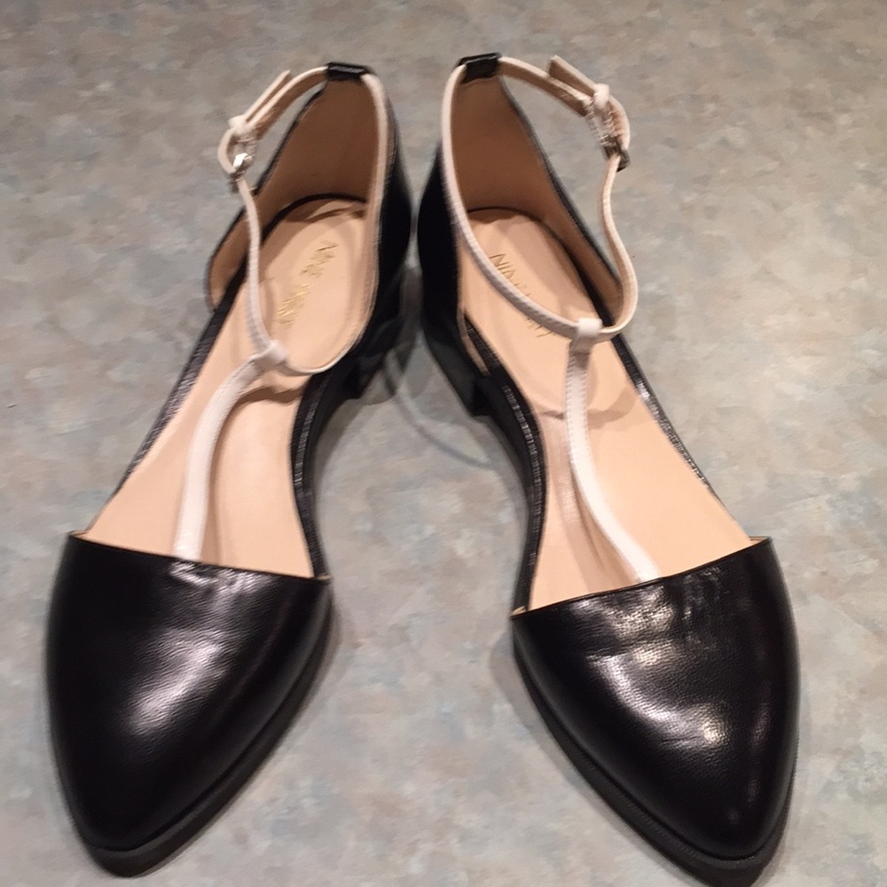 Nine West black and white flats - Picture 1 of 6